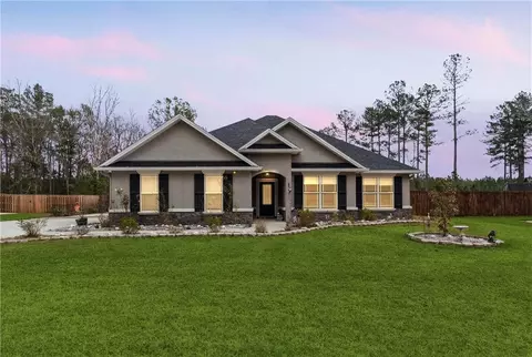 212 Northshore Dr, Kingsland, GA 31548