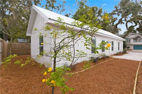 308 Palm St, Saint Simons Island, GA 31522