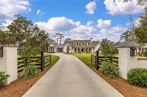 145 Butler Lake Dr, Saint Simons Island, GA 31522
