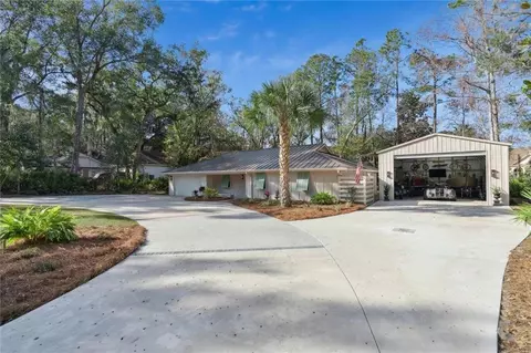 127 Dodge Rd, Saint Simons Island, GA 31522