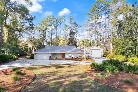 127 Dodge Rd, Saint Simons Island, GA 31522