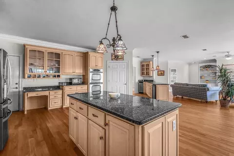 Kitchen - 2017 Sutherland Bluff Dr NE, Townsend, GA 31331 photo 7 of 9