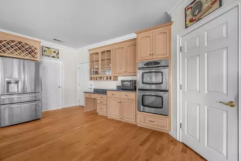 Kitchen - 2017 Sutherland Bluff Dr NE, Townsend, GA 31331 photo 4 of 9