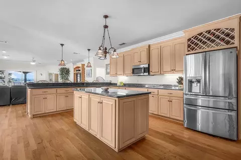 Kitchen - 2017 Sutherland Bluff Dr NE, Townsend, GA 31331 photo 5 of 9