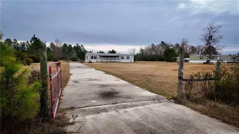 5224 Old Waynesville Rd, Waynesville, GA 31566
