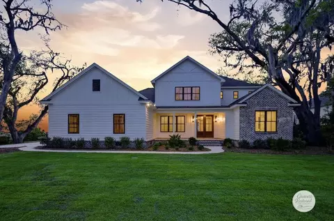 943 Champney St, Saint Simons Island, GA 31522