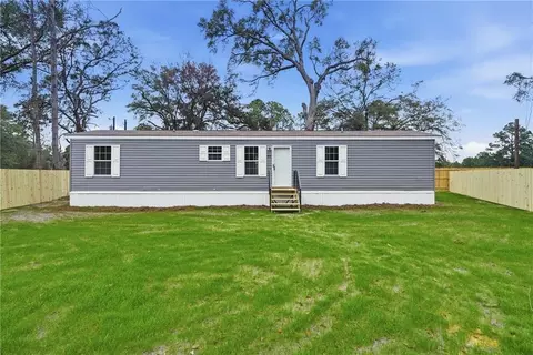 93 Thrasher Ln E, Jesup, GA 31545