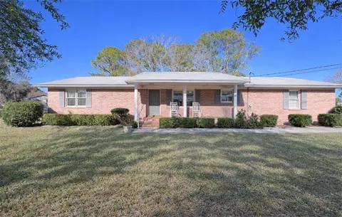 204 Suburban Dr, Brunswick, GA 31520