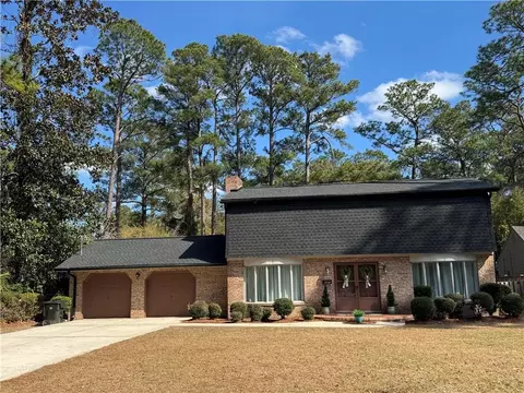 1602 St Marys Dr, Waycross, GA 31501