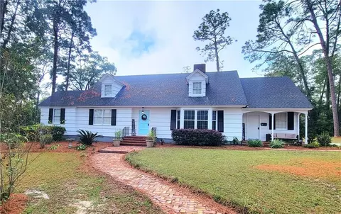 1400 E Cherokee Dr, Waycross, GA 31501