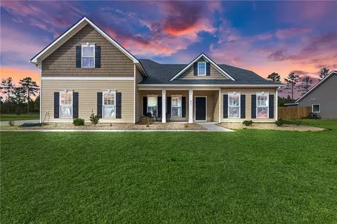 211 Bulkhead Dr, Kingsland, GA 31548