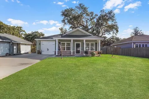 286 Bridgewater Ln, Darien, GA 31305