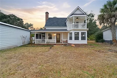770 Hickory Bluff Dr, Waverly, GA 31565
