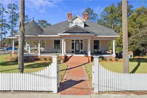 286 S Wayne St, Jesup, GA 31546