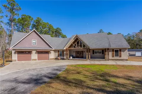 5608 Meadow Wood Rd, Blackshear, GA 31516