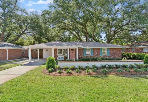 907 Mallery St, Saint Simons Island, GA 31522