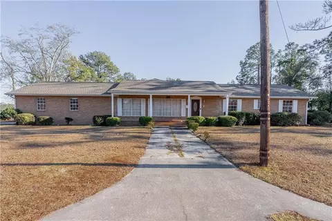 1304 Mcdonald St, Waycross, GA 31501