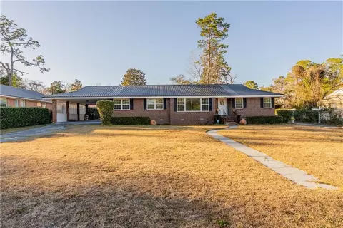 1621 Camellia Dr, Waycross, GA 31501