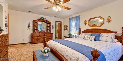 Bedroom - 2142 Ben Couch Rd, Blackshear, GA 31516 photo 2 of 7