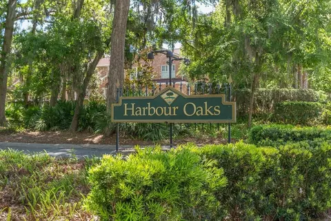 401 Harbour Oaks Dr, Saint Simons Island, GA 31522