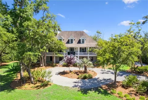 108 Jones Creek Dr, Saint Simons Island, GA 31522