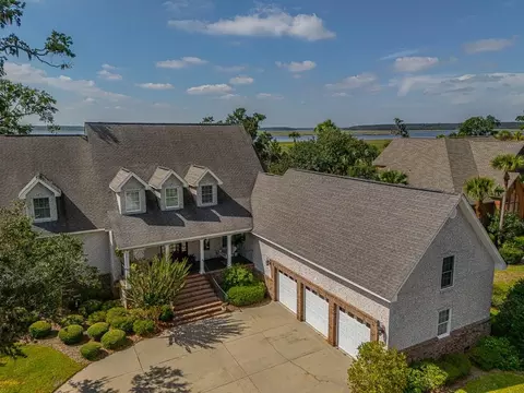 126 Riverwalk Dr, Brunswick, GA 31523