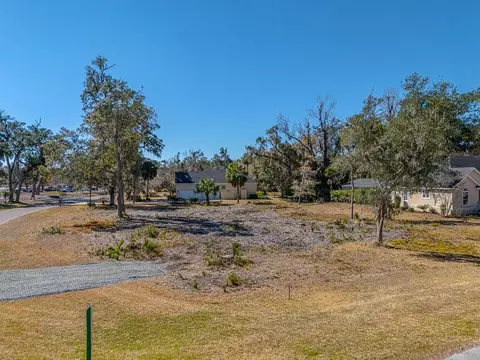 373 Oak Grove Island Dr #300, Brunswick, GA 31523