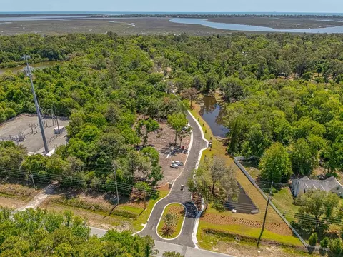 144 Canopy Ln #17, Saint Simons Island, GA 31522