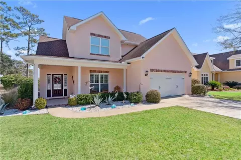 18 Country Club Ct, Saint Simons Island, GA 31522