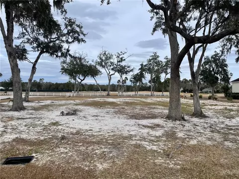 374 Oak Grove Island Dr, Brunswick, GA 31523