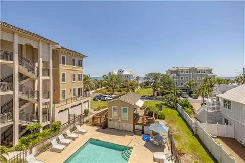 1015 Beachview Dr #208, Saint Simons Island, GA 31522