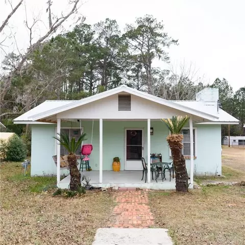 911 Hendry St, Blackshear, GA 31516