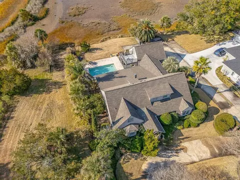 4118 Riverside Dr, Brunswick, GA 31520