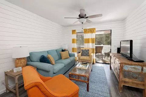 1524 Wood Ave #208, Saint Simons Island, GA 31522