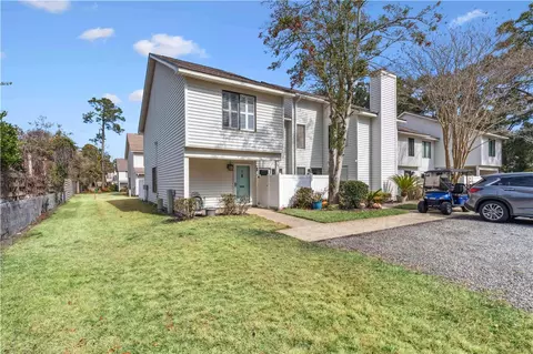 801 Mallery St #E, Saint Simons Island, GA 31522