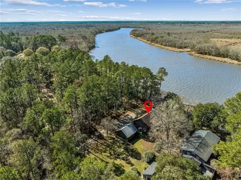 295 Incachee Ct, Woodbine, GA 31569