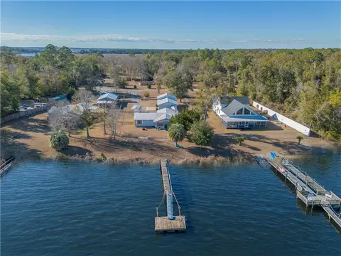 1484 Horseshoe Cove Rd, Waverly, GA 31565