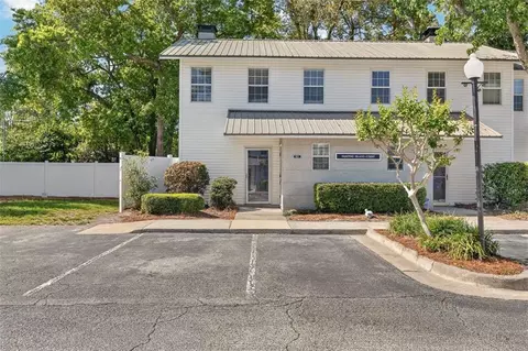 121 S Island Square Dr, Saint Simons Island, GA 31522