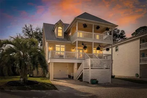 101 Cathead Ln, Darien, GA 31305