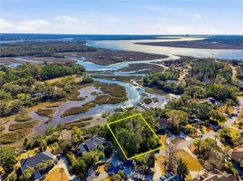 186 Harbor Pointe Dr, Brunswick, GA 31523