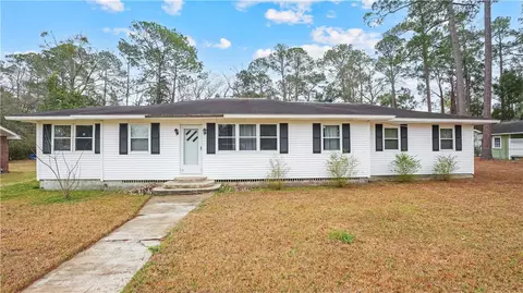 535 S 4th St, Jesup, GA 31545