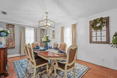 Dining - 154 Avalon St, Nahunta, GA 31553 photo 3 of 3