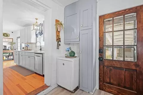 Entry Way - 154 Avalon St, Nahunta, GA 31553 photo 1 of 3