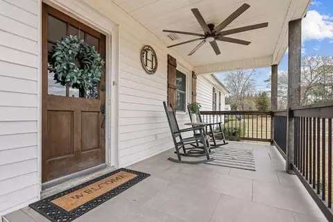 Exterior - 154 Avalon St, Nahunta, GA 31553 photo 3 of 8
