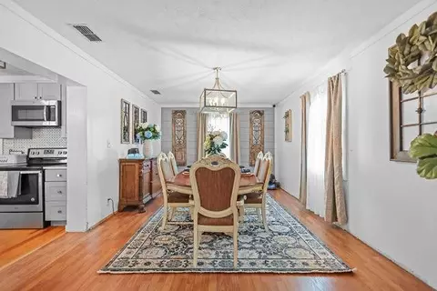 Dining - 154 Avalon St, Nahunta, GA 31553 photo 2 of 3