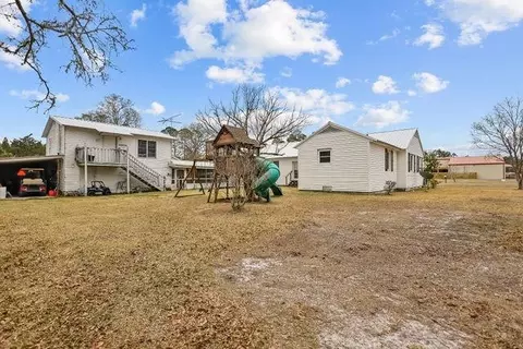 Exterior - 154 Avalon St, Nahunta, GA 31553 photo 7 of 8