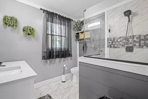 Bath - 154 Avalon St, Nahunta, GA 31553 photo 1 of 5