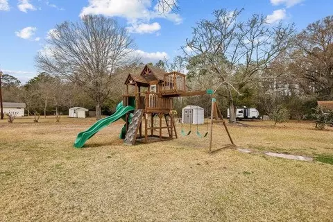 Exterior - 154 Avalon St, Nahunta, GA 31553 photo 6 of 8