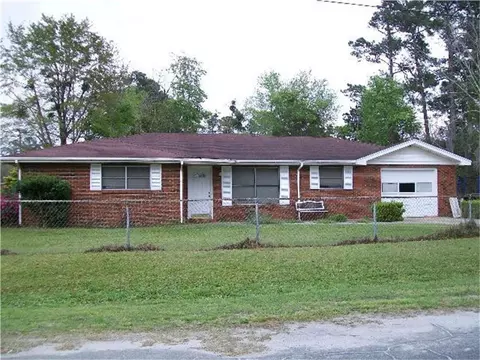 412 W Shore Dr, Brunswick, GA 31520