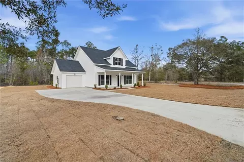 110 Purser Dr, Jesup, GA 31545